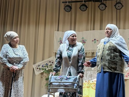 Гөлшат Мөхәммәтшина әсәре буенча куелган «Пар аккош» спектакле