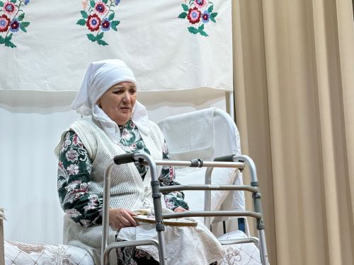 Гөлшат Мөхәммәтшина әсәре буенча куелган «Пар аккош» спектакле