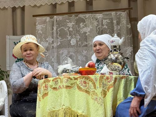 Гөлшат Мөхәммәтшина әсәре буенча куелган «Пар аккош» спектакле