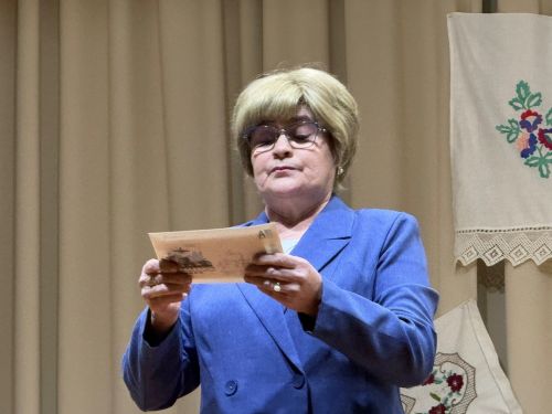 Гөлшат Мөхәммәтшина әсәре буенча куелган «Пар аккош» спектакле