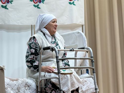 Гөлшат Мөхәммәтшина әсәре буенча куелган «Пар аккош» спектакле