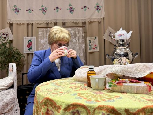 Гөлшат Мөхәммәтшина әсәре буенча куелган «Пар аккош» спектакле
