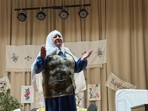 Гөлшат Мөхәммәтшина әсәре буенча куелган «Пар аккош» спектакле