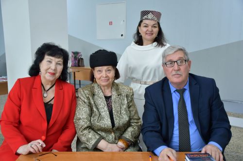 «Чәчәкләр китерегез Тукайга...» регионара шигырь уку бәйгесе
