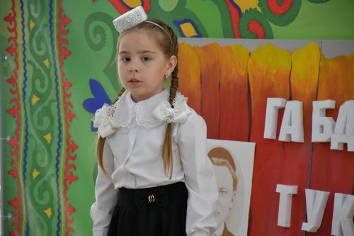 «Чәчәкләр китерегез Тукайга...» регионара шигырь уку бәйгесе