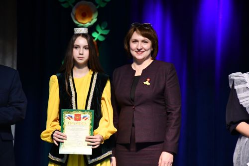 «Чәчәкләр китерегез Тукайга...» регионара шигырь уку бәйгесе