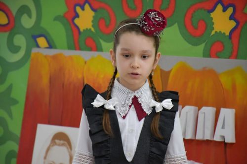 «Чәчәкләр китерегез Тукайга...» регионара шигырь уку бәйгесе
