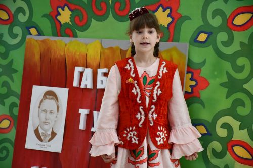«Чәчәкләр китерегез Тукайга...» регионара шигырь уку бәйгесе