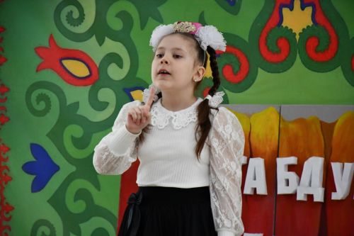 «Чәчәкләр китерегез Тукайга...» регионара шигырь уку бәйгесе
