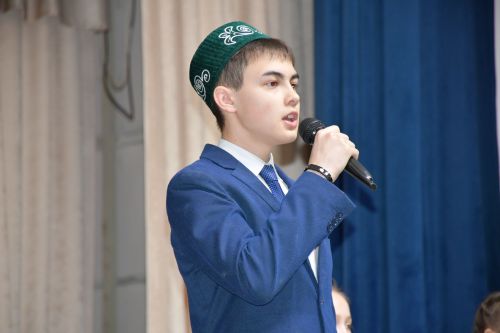 «Чәчәкләр китерегез Тукайга...» регионара шигырь уку бәйгесе