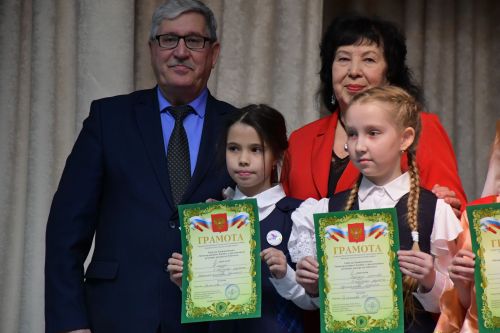 «Чәчәкләр китерегез Тукайга...» регионара шигырь уку бәйгесе