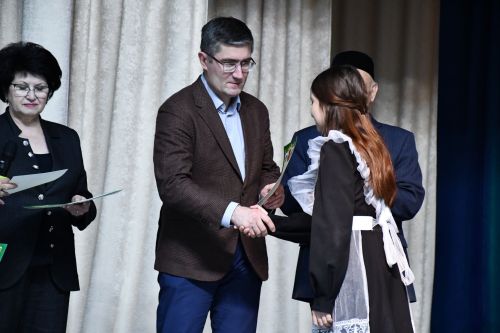 «Чәчәкләр китерегез Тукайга...» регионара шигырь уку бәйгесе
