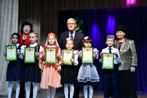 «Чәчәкләр китерегез Тукайга...» регионара шигырь уку бәйгесе