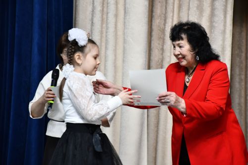 «Чәчәкләр китерегез Тукайга...» регионара шигырь уку бәйгесе