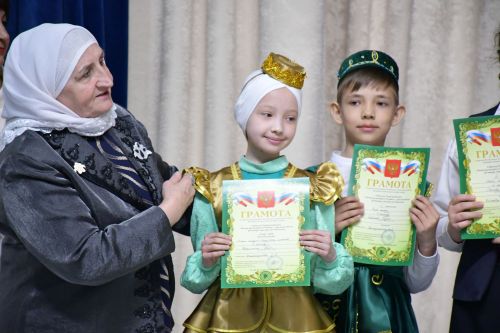 «Чәчәкләр китерегез Тукайга...» регионара шигырь уку бәйгесе