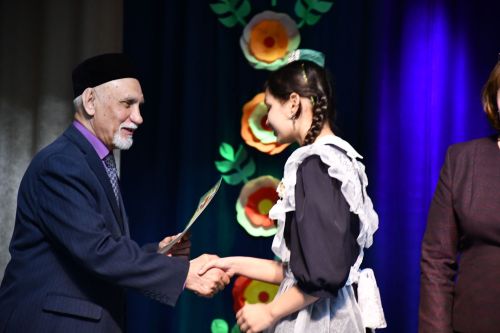 «Чәчәкләр китерегез Тукайга...» регионара шигырь уку бәйгесе