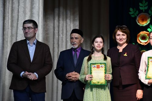«Чәчәкләр китерегез Тукайга...» регионара шигырь уку бәйгесе