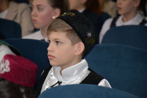 «Чәчәкләр китерегез Тукайга...» регионара шигырь уку бәйгесе