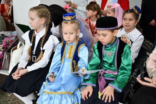 «Чәчәкләр китерегез Тукайга...» регионара шигырь уку бәйгесе