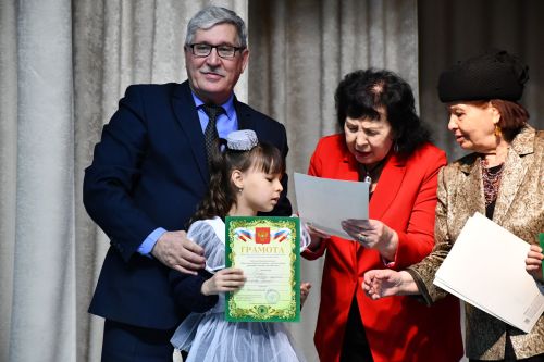 «Чәчәкләр китерегез Тукайга...» регионара шигырь уку бәйгесе