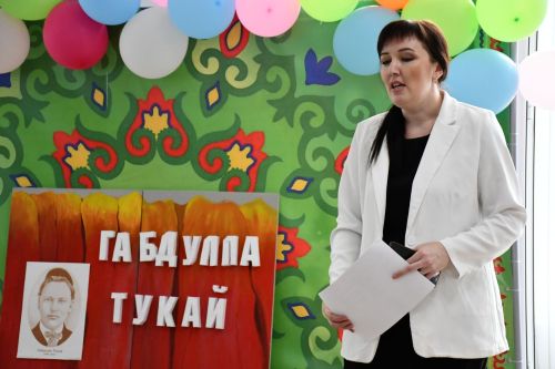 «Чәчәкләр китерегез Тукайга...» регионара шигырь уку бәйгесе