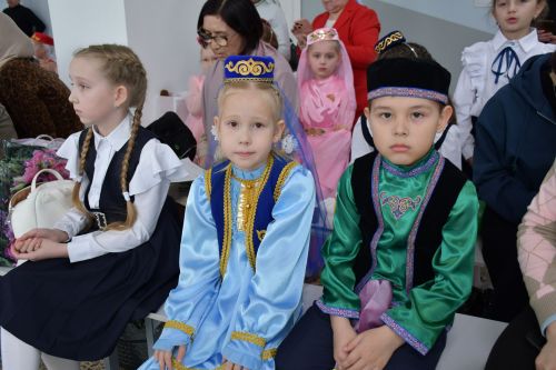 «Чәчәкләр китерегез Тукайга...» регионара шигырь уку бәйгесе