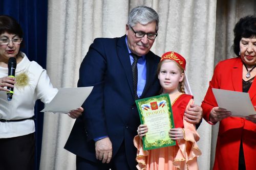 «Чәчәкләр китерегез Тукайга...» регионара шигырь уку бәйгесе