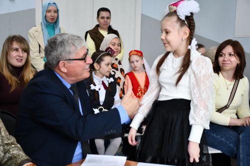 «Чәчәкләр китерегез Тукайга...» регионара шигырь уку бәйгесе