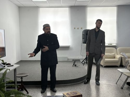 Үзәк балалар китапханәсендә "Иман нуры" дигән түгәрәк өстәл