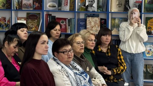 Үзәк балалар китапханәсендә "Иман нуры" дигән түгәрәк өстәл