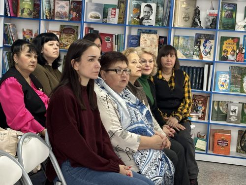 Үзәк балалар китапханәсендә "Иман нуры" дигән түгәрәк өстәл