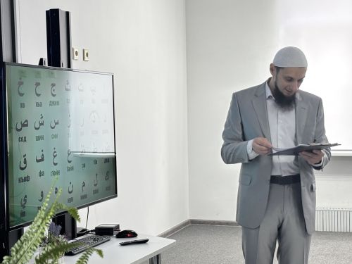 Үзәк балалар китапханәсендә "Иман нуры" дигән түгәрәк өстәл
