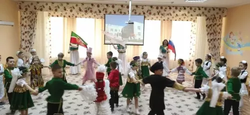 Осиново гимназиясендә Бөтендөнья татар конгрессы кунакта