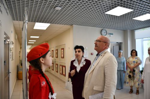 Осиново гимназиясендә Бөтендөнья татар конгрессы кунакта