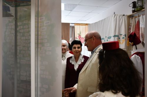 Осиново гимназиясендә Бөтендөнья татар конгрессы кунакта