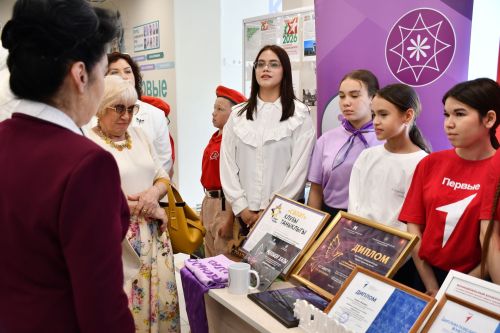 Осиново гимназиясендә Бөтендөнья татар конгрессы кунакта