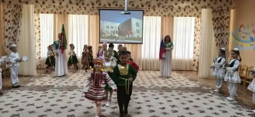 Осиново гимназиясендә Бөтендөнья татар конгрессы кунакта