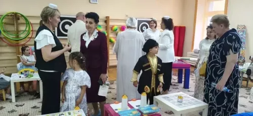 Осиново гимназиясендә Бөтендөнья татар конгрессы кунакта