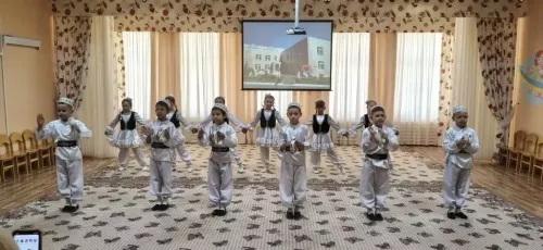 Осиново гимназиясендә Бөтендөнья татар конгрессы кунакта