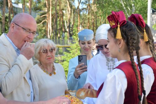 Осиново гимназиясендә Бөтендөнья татар конгрессы кунакта