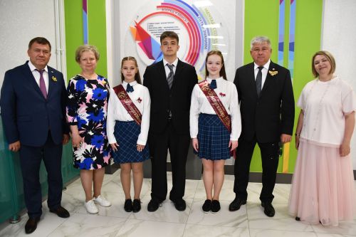 Ломоносов исемендәге 18нче лицейда соңгы кыңгырау