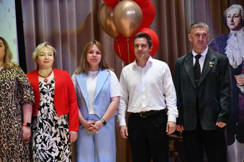 Ломоносов исемендәге 18нче лицейда соңгы кыңгырау