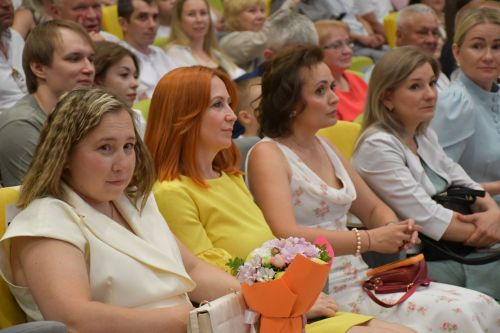 Ломоносов исемендәге 18нче лицейда соңгы кыңгырау