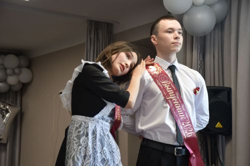 5нче гимназиядә соңгы кыңгырау