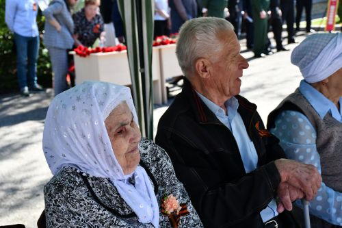А.М.Горький исемендәге заводта Җиңү бәйрәменә багышланган митинг