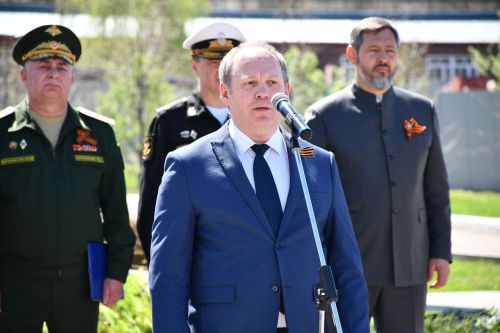 А.М.Горький исемендәге заводта Җиңү бәйрәменә багышланган митинг