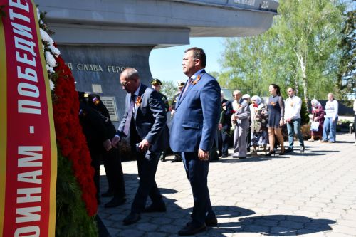 А.М.Горький исемендәге заводта Җиңү бәйрәменә багышланган митинг