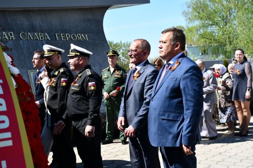 А.М.Горький исемендәге заводта Җиңү бәйрәменә багышланган митинг