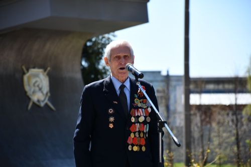 А.М.Горький исемендәге заводта Җиңү бәйрәменә багышланган митинг
