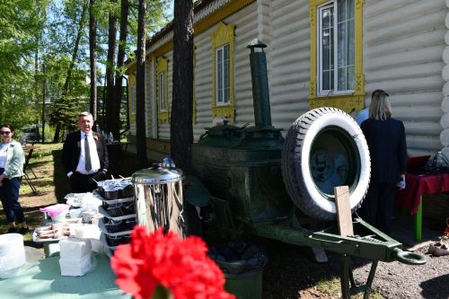 А.М.Горький исемендәге заводта Җиңү бәйрәменә багышланган митинг